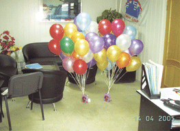 Гелиевые шары в офисе.